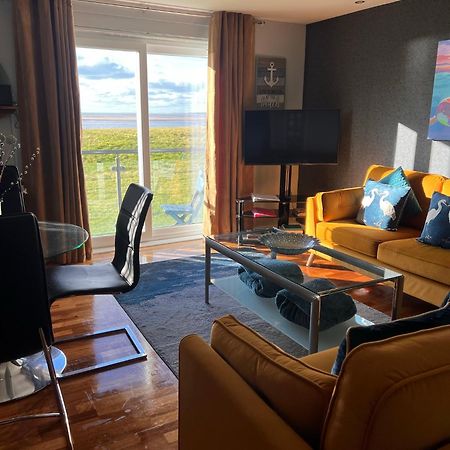 Cockledora, A Luxury Ground Floor Beachfront Apartment Llanelli Exterior foto